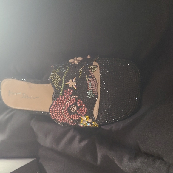 Sandals - Picture 2 of 4